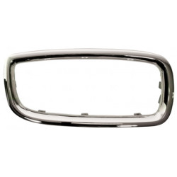Cadre de grille de calandre côté passager