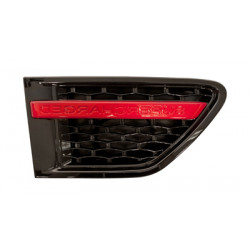 Grille noir et rouge d'aile avant côté passager