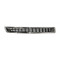 Grille de pare-chocs avant noir et cadre chrome côté passager