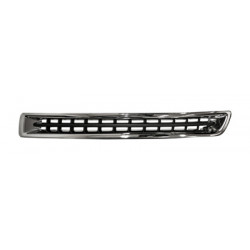 Grille de pare-chocs avant noir et cadre chrome côté chauffeur
