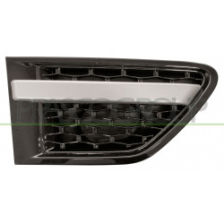 Grille noir brillant et argent d'aile avant côté passager