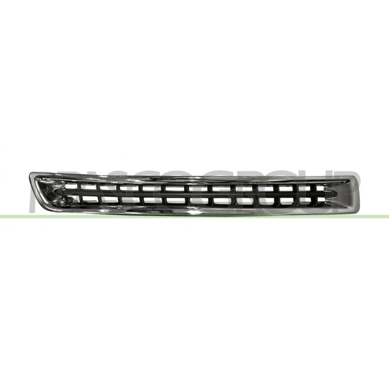 Grille de pare-chocs avant noir et cadre chrome côté passager Grille de pare-chocs avant noir et cadre chrome côté passager