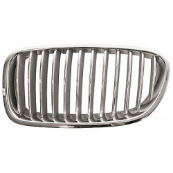 Grille de calandre chrome titane côté chauffeur